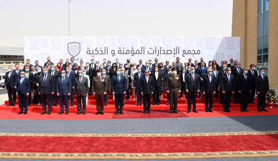 الرئيس السيسى يشهد افتتاح مجمع إصدار الوثائق المؤمنة والذكية بالعاصمة الإدارية (12)
