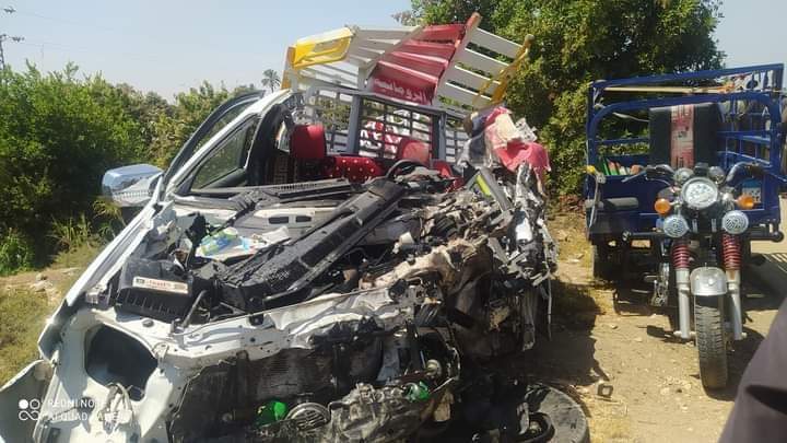 اثار الحادث المرورى على طريق قرية الحلة باسنا