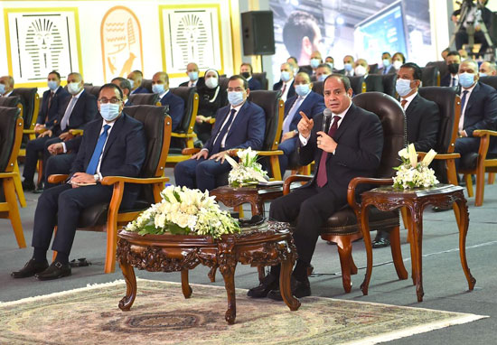 الرئيس السيسى يشهد افتتاح مجمع إصدار الوثائق المؤمنة والذكية بالعاصمة الإدارية (15)