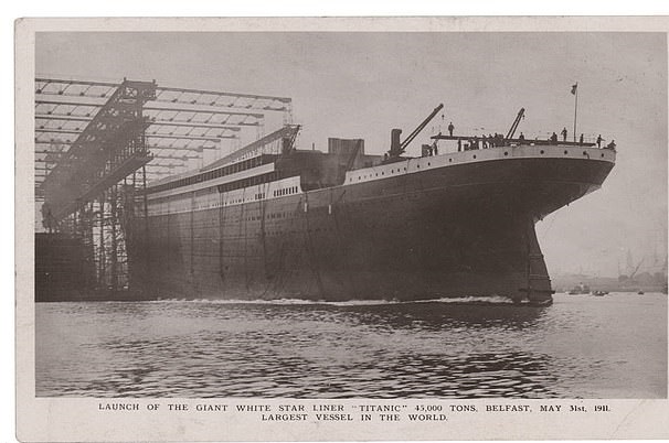 بطاقة بريدية تحمل صورة سفينة تيتانيك في مزاد علنى  (1)