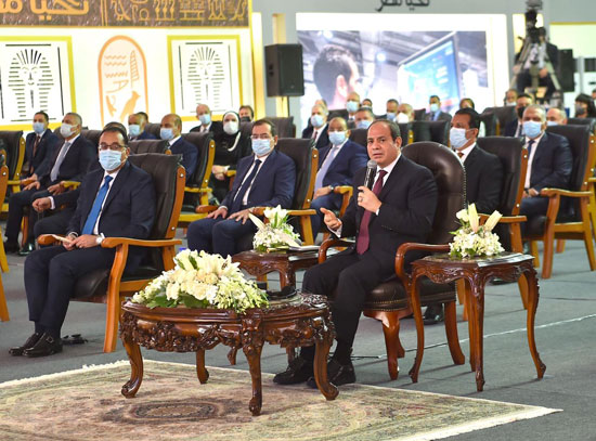 الرئيس السيسى يشهد افتتاح مجمع إصدار الوثائق المؤمنة والذكية بالعاصمة الإدارية (16)