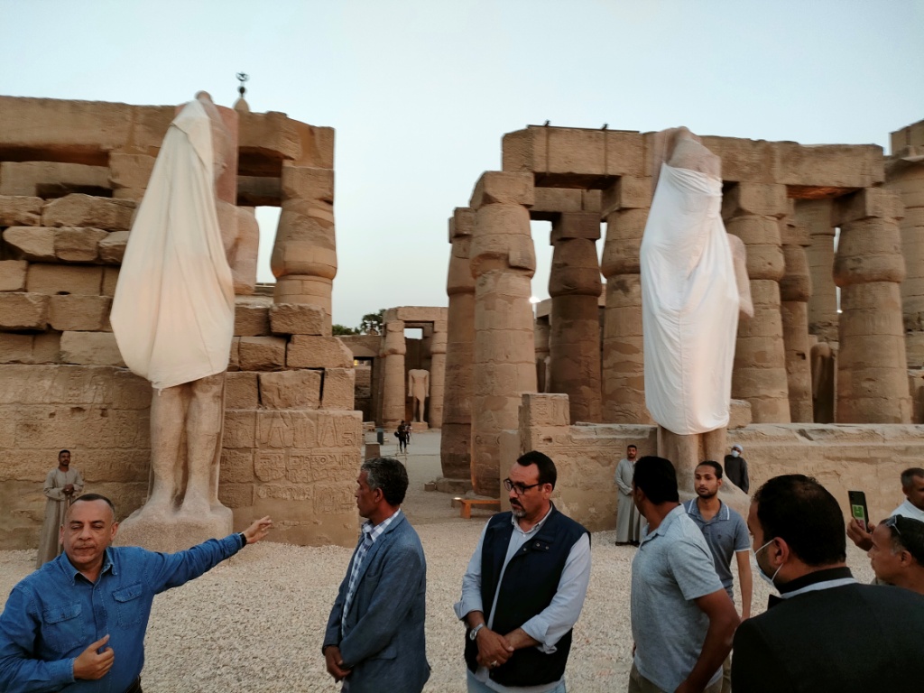 الفرعون رمسيس الثانى يحتفل بعودة تماثيله لواجهات معبده بعد آلاف السنين (8)