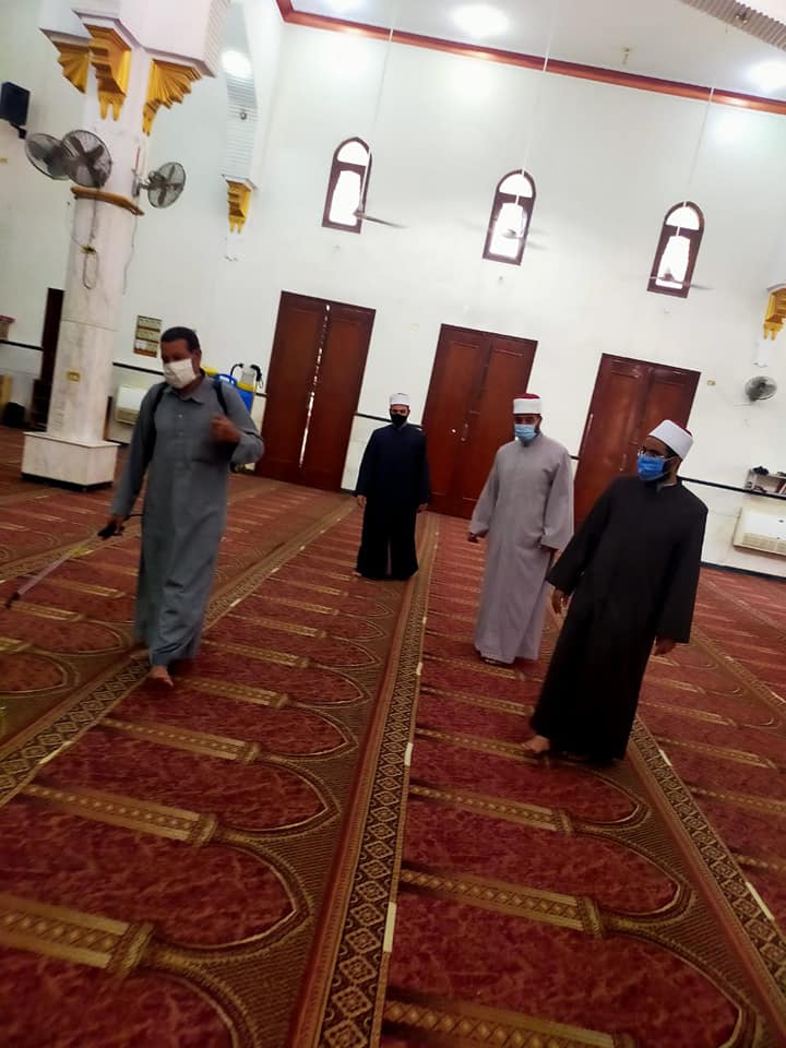 تعقيم مساجد الإسماعيلية قبل شهر رمضان (9)