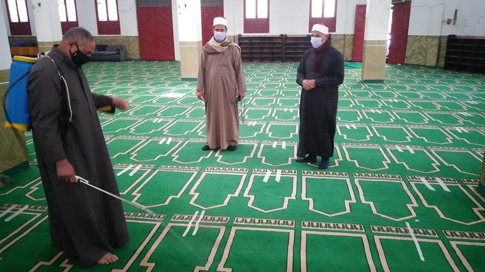 تعقيم مساجد الإسماعيلية قبل شهر رمضان (3)