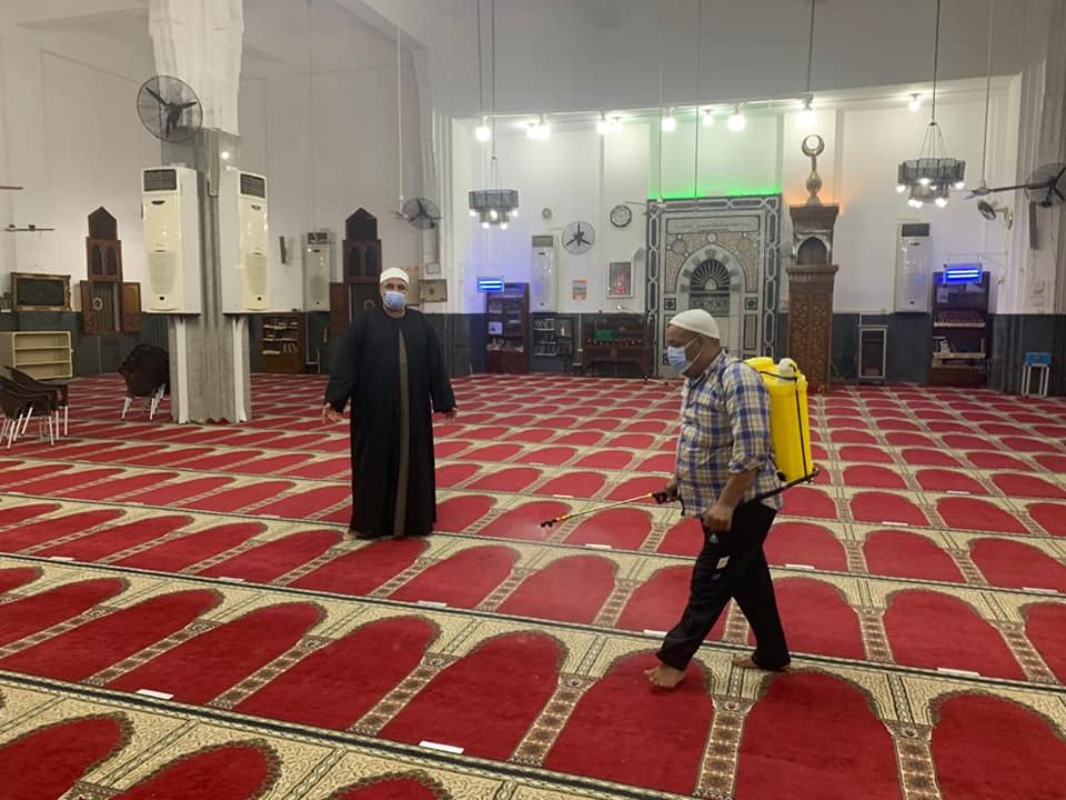 تعقيم مساجد الإسماعيلية قبل شهر رمضان (4)