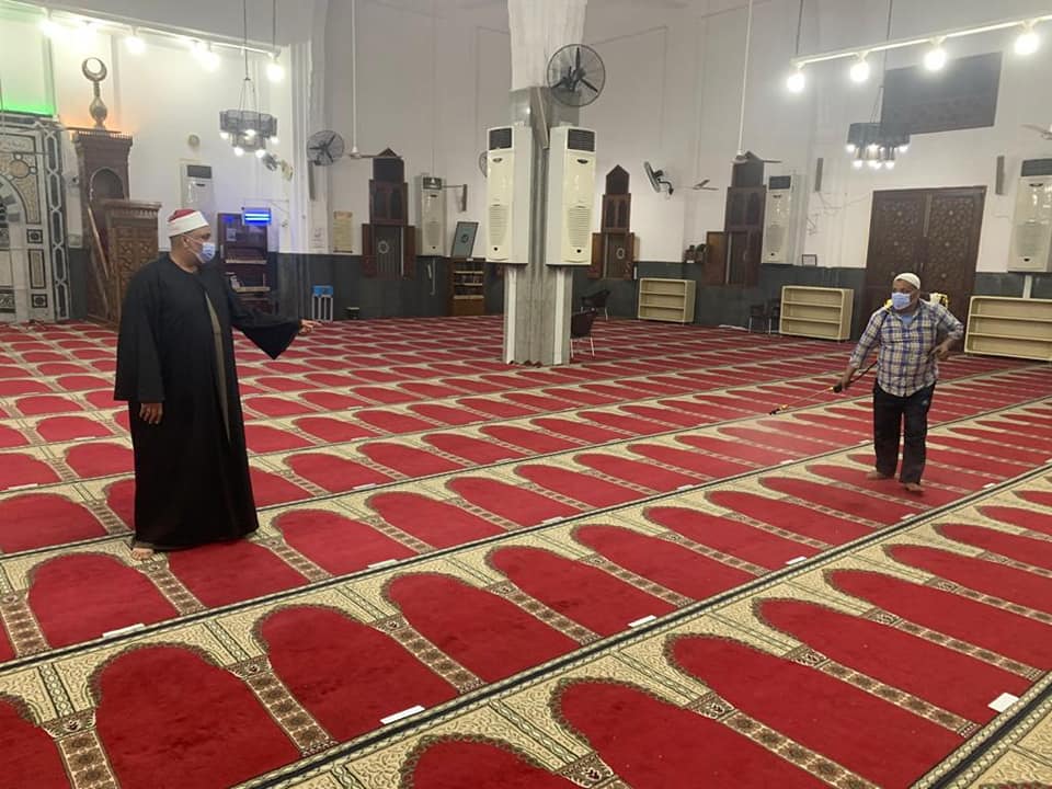 تعقيم مساجد الإسماعيلية قبل شهر رمضان (6)
