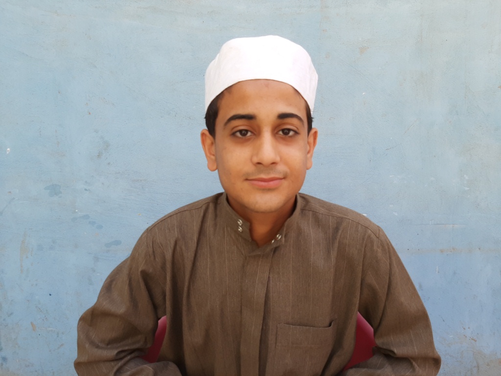 الطالب عمر عبد الباسط (2)