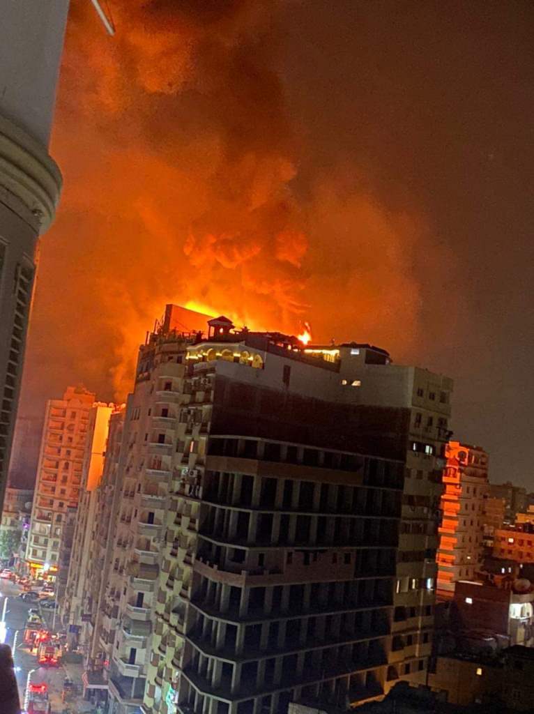 اندلاع حريق باحد فنادق مدينة طنطا فى الغربية (1)