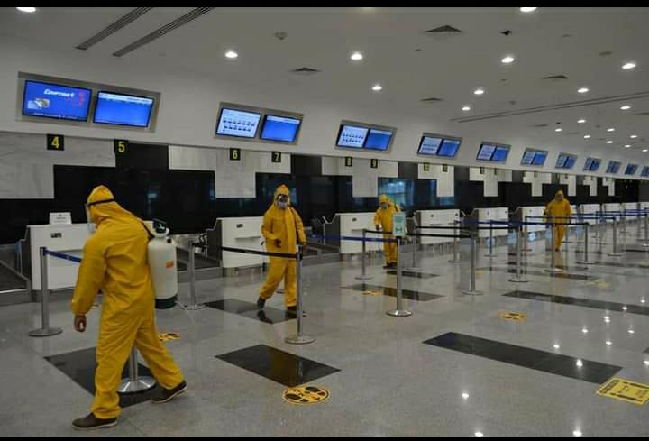 عمليات تعقيم موسعة بجميع المطارات المصرية استعدادا لعطلة عيد الفطر المبارك (3)