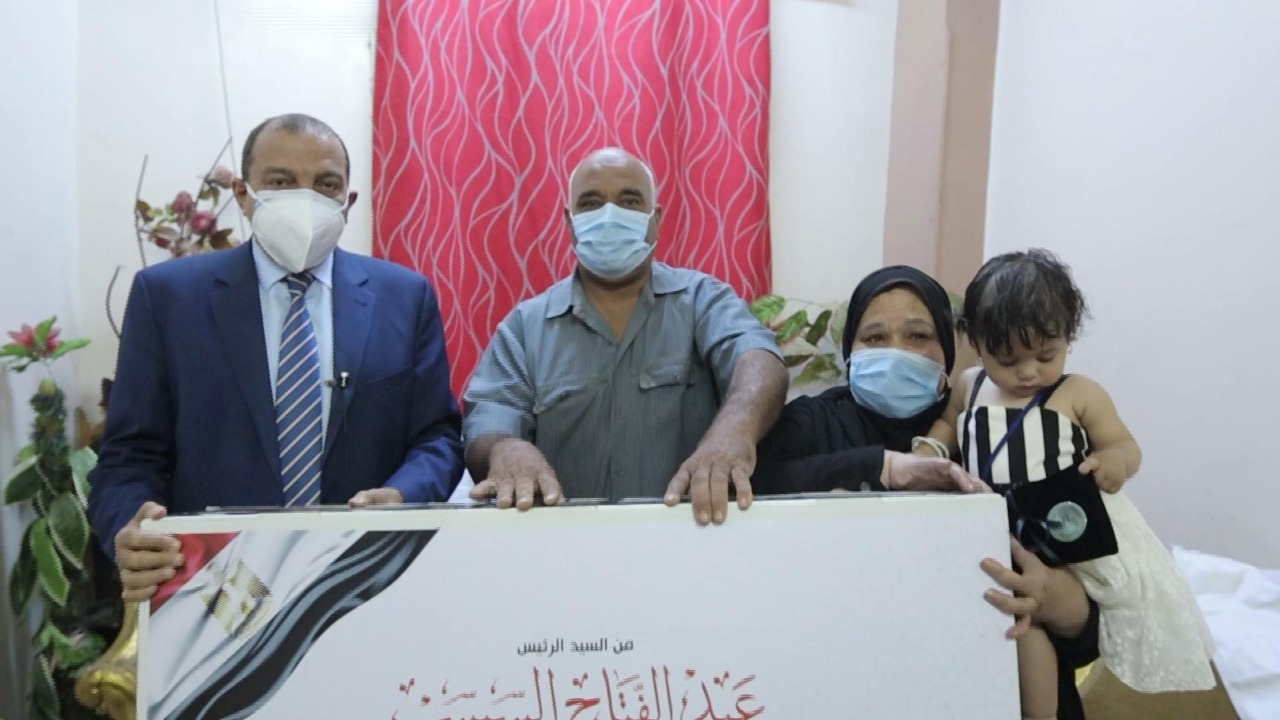 رئيس جامعة بنى سويف وشهداء الجيش الأبيض