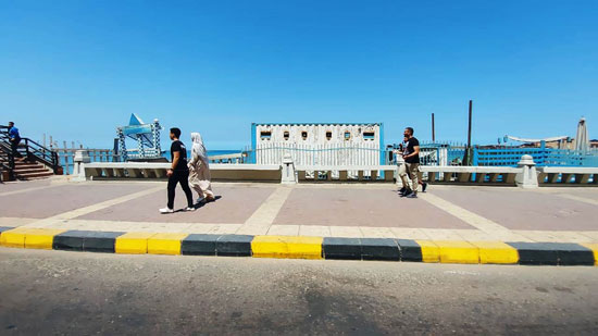 إغلاق-شواطئ-الإسكندرية-وخلوها-من-المواطنين-(3)