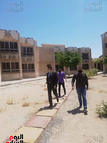 وزير-الرياضة-يتفقد-عددا-من-المنشآت-الشبابية-والرياضة-البحر-الأحمر-(4)