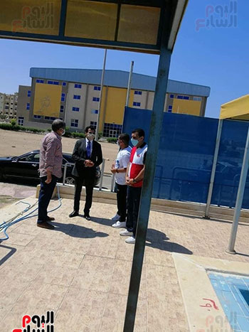 وزير-الرياضة-يتفقد-عددا-من-المنشآت-الشبابية-والرياضة-البحر-الأحمر-(2)