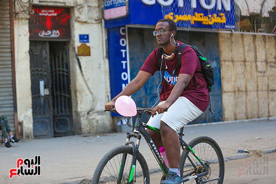 شباب يحتفلون بالعيد علي دراجتهم (7)