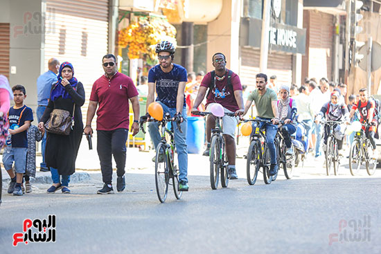 شباب يحتفلون بالعيد علي دراجتهم (10)