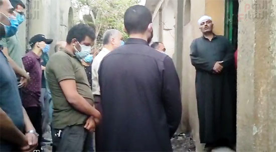 دفن الفنان محمد ريحان بمقابر العائلة بكفر الإشارة بالزقازيق