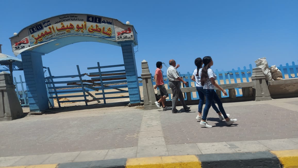 استمرار غلق شواطئ الإسكندرية فى ثانى أيام عيد الفطر (1)