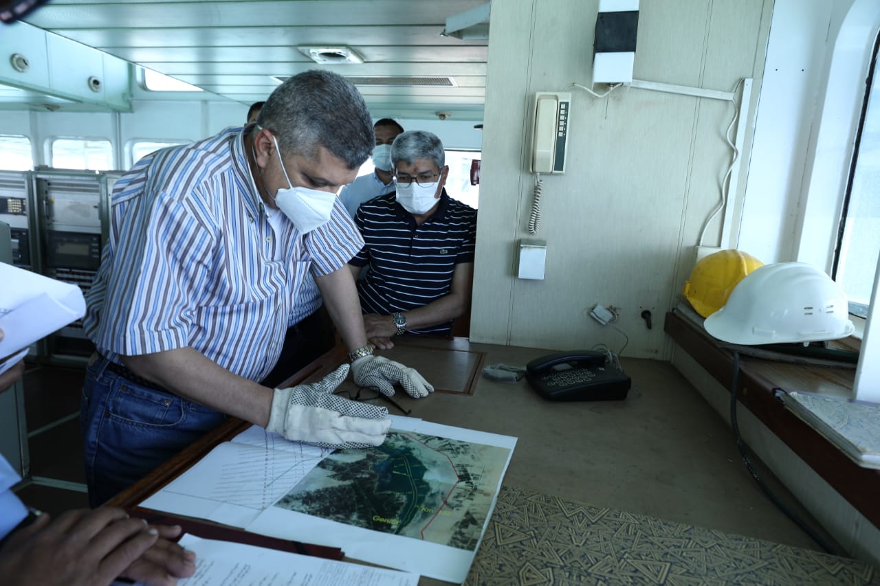 بدء أعمال التكريك فى مشروع توسعة المنطقة الجنوبية لقناة السويس (2)