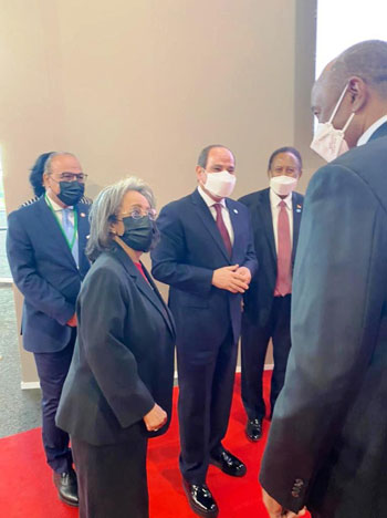 الرئيس عبد الفتاح السيسي مع زعماء أفريقيا علي هامش القمة بباريس (1)