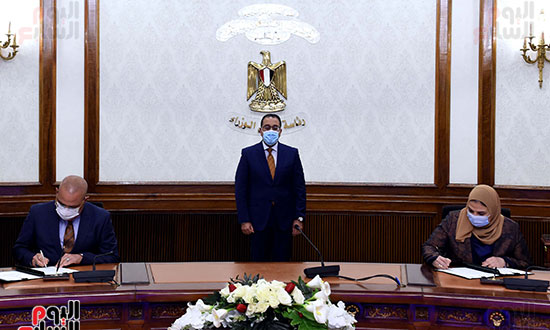 الحكومة توقع 3 بروتوكولات لإنشاء وتأثيث حضانات للأطفال بالمدارس ومراكز الشباب ( الحكومة توقع 3 بروتوكولات لإنشاء وتأثيث حضانات للأطفال بالمدارس ومراكز الشباب (