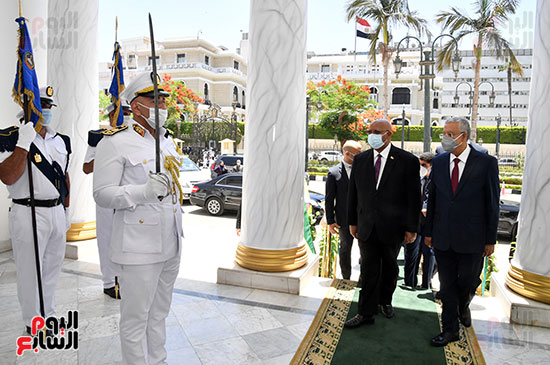 المستشار حنفى جبالى رئيس مجلس النواب ورئيس برلمان زيمبابوي جاكوب موديندا (2)