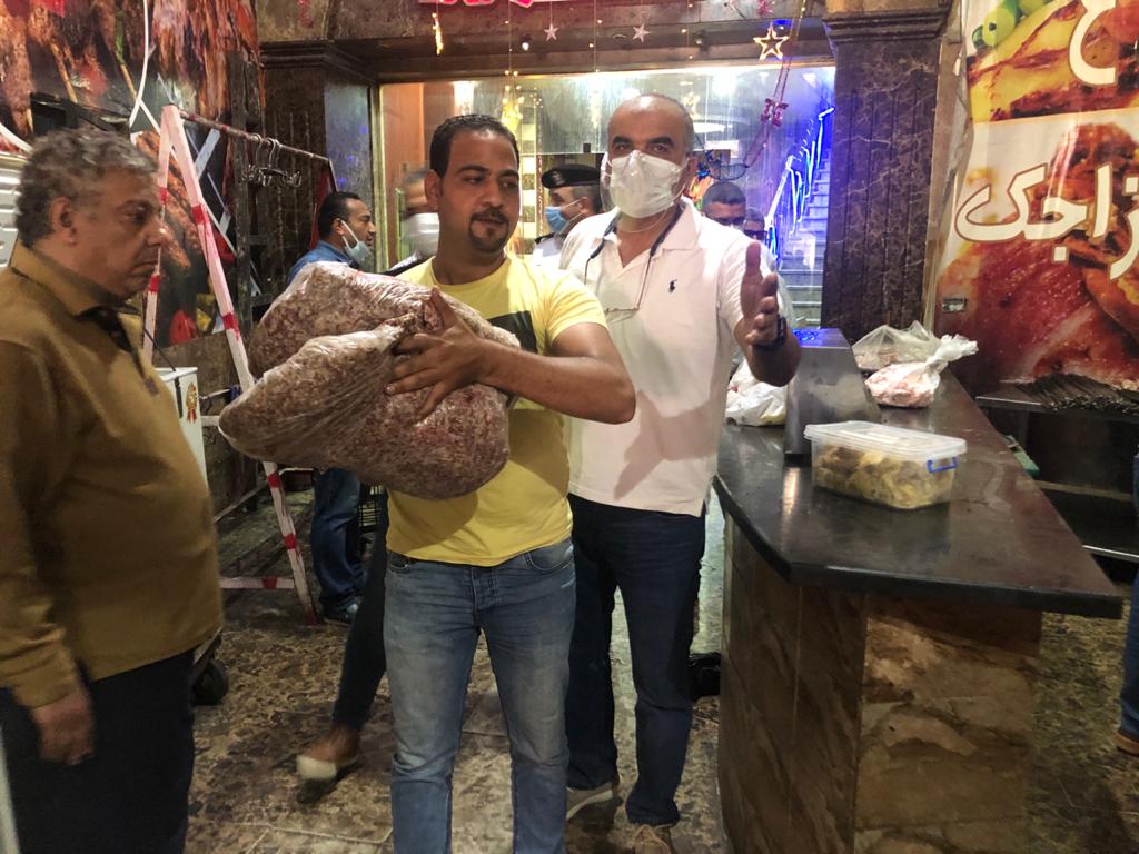 رئيس حى الدقى خلال الحملة رئيس حى الدقى خلال الحملة