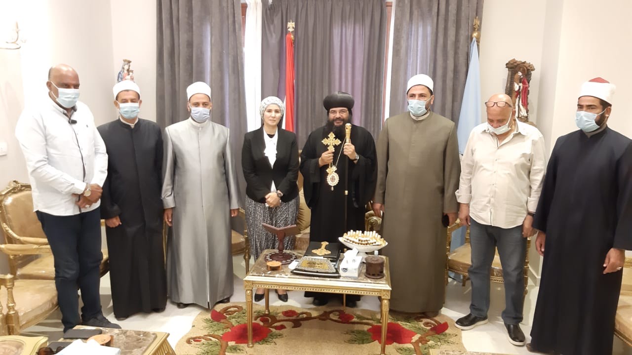 وفد الاوقاف يهنأ الانبا ايلاريون اسقف البحر الأحمر وفد الاوقاف يهنأ الانبا ايلاريون اسقف البحر الأحمر