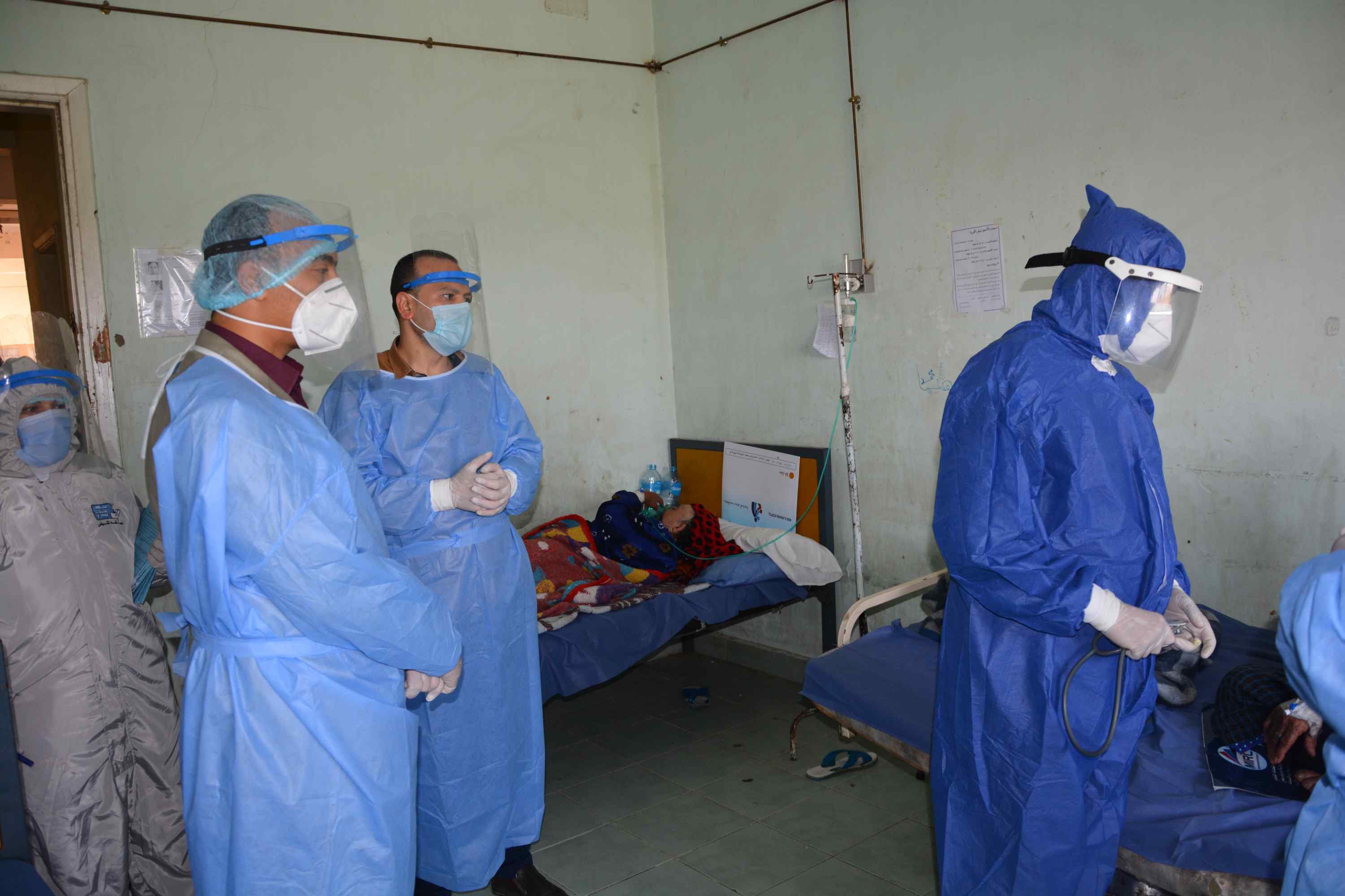 نائب محافظ المنيا يتابع الخدمة الصحية بمستشفى بنى مزار (5)