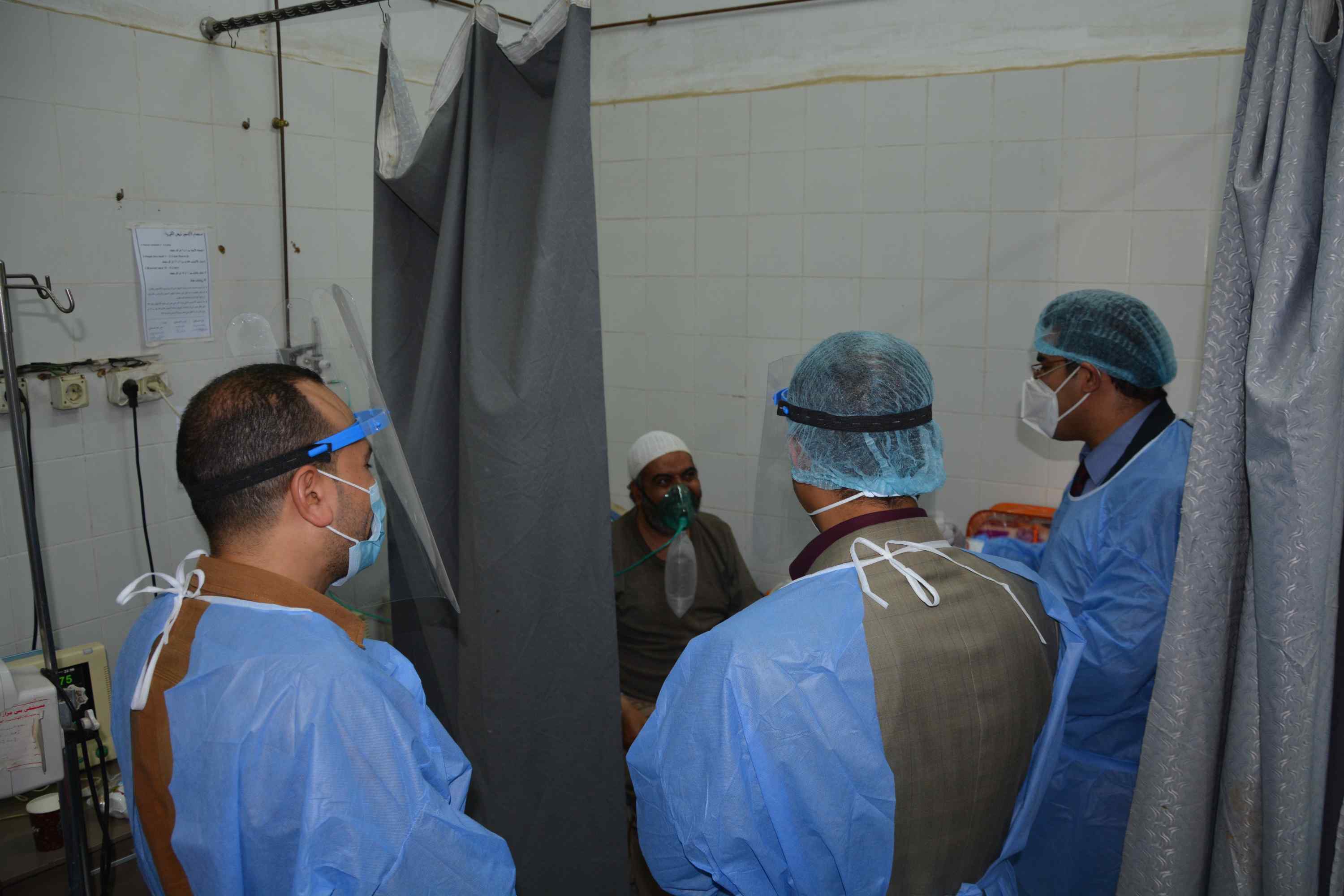 نائب محافظ المنيا يتابع الخدمة الصحية بمستشفى بنى مزار (3)