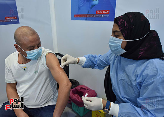 مركز تطعيم لقاح كورونا بارض المعارض (2)