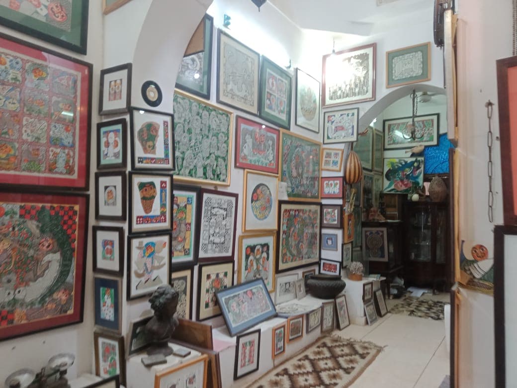صور من داخل متحف الفنان حسن الشرق