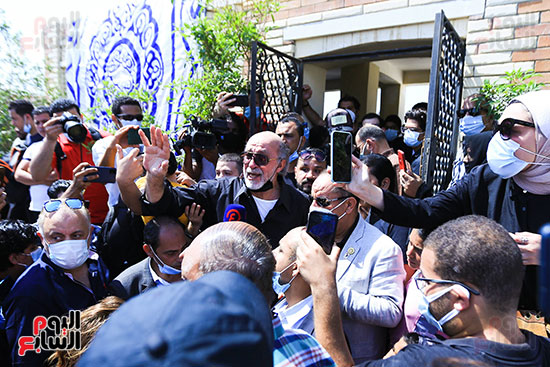 تشييع جثمان الفنان الكبير سمير غانم  (10)