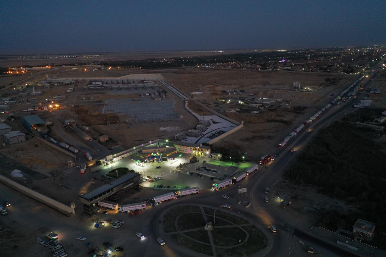 قافلة صندوق تحيا مصر تعبر نفق الشهيد أحمد حمدي في الطريق لقطاع غزة (15)