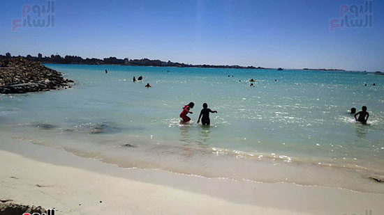 سباحة-الاطفال-في-شاطئ-روميل