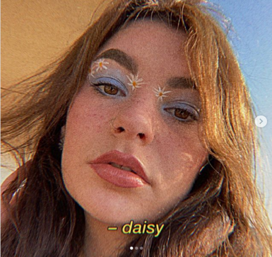 Daisy liner أحدث اتجاهات مكياج عيون صيف 2021  (6)