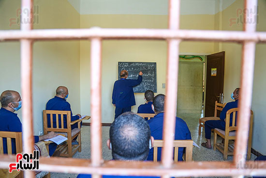 جولة داخل سجن المنيا (13)