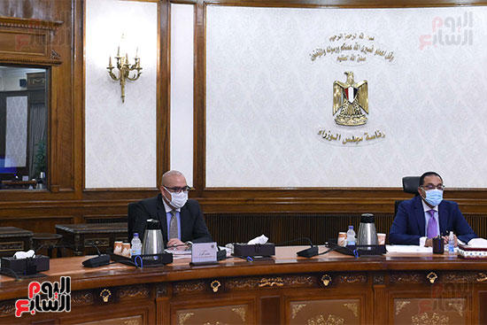 رئيس الوزراء يواصل اجتماعاته بشأن تطوير منطقة الفسطاط التاريخية (11)