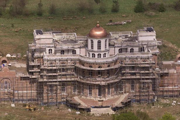 قصر هاميلتون قيد الانشاء لم يتم الانتهاء منه