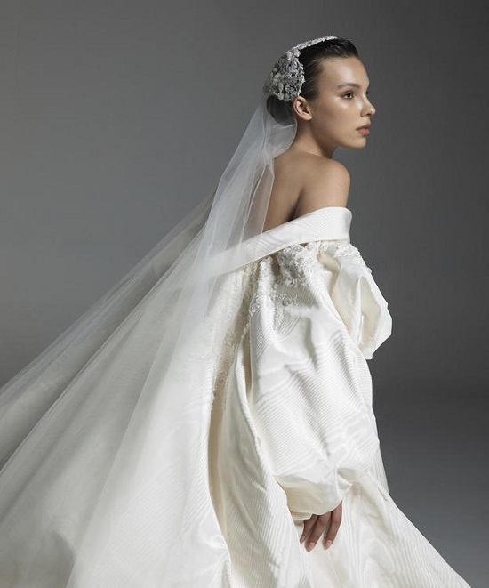 فستان زفاف من تصميم محمد آشي
