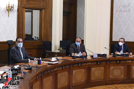 جانب من اجتماع رئيس الوزراء ووزير الزراعة (1)