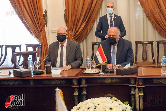 وزير الخارجية سامح شكرى يستقبل نظيره القطرى فى قصر التحرير (4)