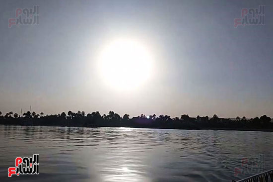 لحظة-غروب-الشمس-فى-نهر-النيل-بالاقصر