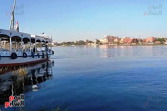 المراكب-ترسو-على-ضفتى-نهر-النيل