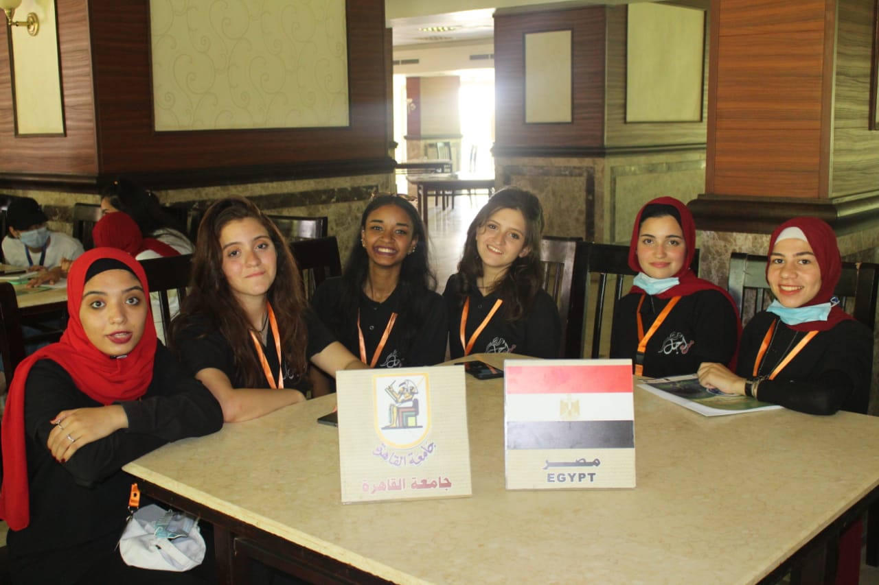 شباب الجامعات المصرية والعربية