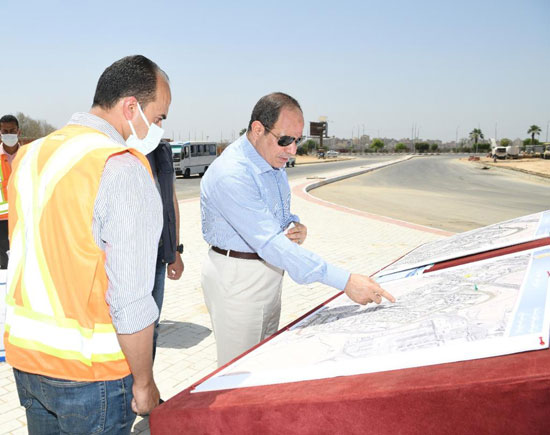 الرئيس-السيسى-يتفقد-أعمال-التطوير-فى-المحاور-المحيطة-بمطار-القاهرة-الدولى-(9)