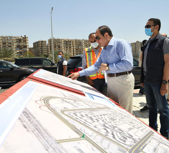 الرئيس-السيسى-يتفقد-أعمال-التطوير-فى-المحاور-المحيطة-بمطار-القاهرة-الدولى-(1)