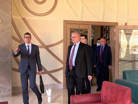السفير الروسي بالقاهرة خلال زيارته للغردقة (2)