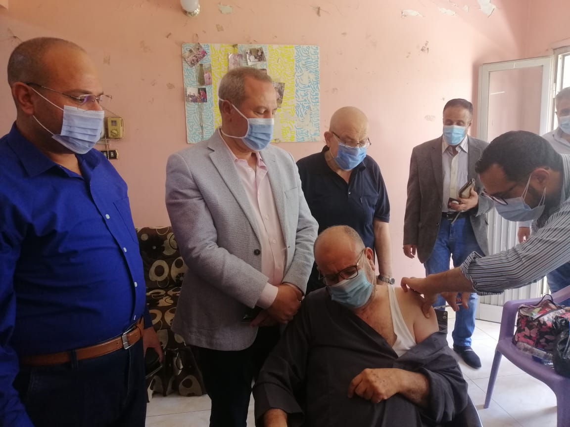 وكيل صحة الدقهلية يتابع تلقى كبار السن اللقاح وكيل صحة الدقهلية يتابع تلقى كبار السن اللقاح