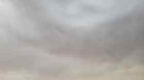 الغيوم تغطى سماء محافظة أسوان فى طقس متقلب (1)