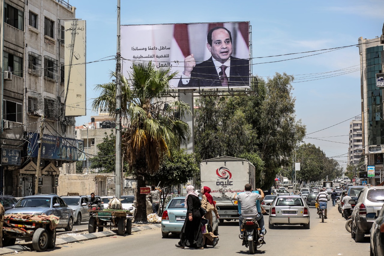 صور الرئيس السيسي في غزة